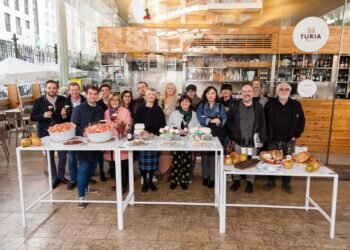 MI CUB brinda con productos y diseñadores valencianos por la capitalidad mundial del diseño