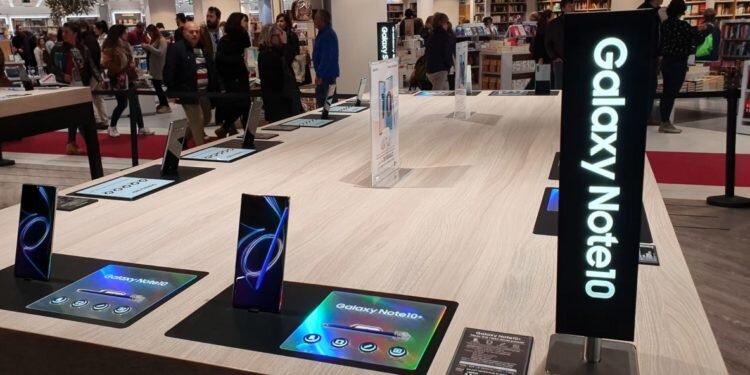 El Corte Inglés y Samsung abren en el centro de Valencia una tienda con las experiencias tecnológicas más innovadoras