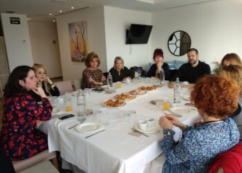 Balandret acoge un desayuno debate sobre moda con Dolores Cortés, Miquel Suay, Amparo Chordá, Andra Cora y Alba Cache Croché 