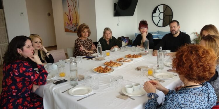 Balandret acoge un desayuno debate sobre moda con Dolores Cortés, Miquel Suay, Amparo Chordá, Andra Cora y Alba Cache Croché 