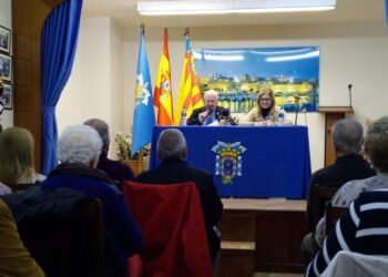 La Doctora Ana Mafé dio una charla coloquio en la Casa de Melilla de Valencia, sobre el Santo Cáliz