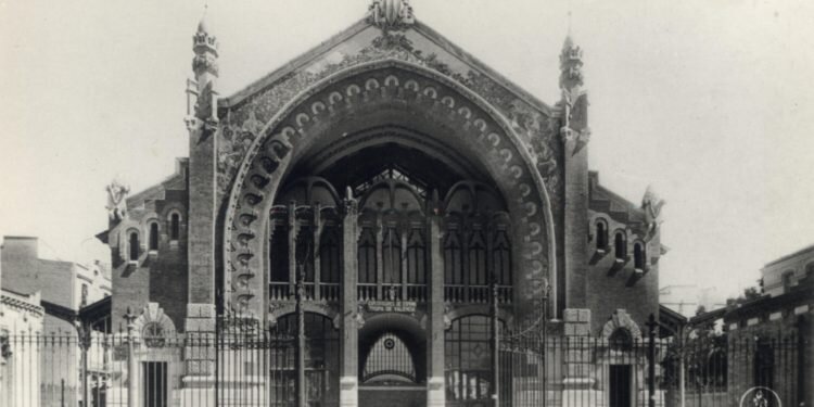 El Mercat Colón cumple mañana 103 años