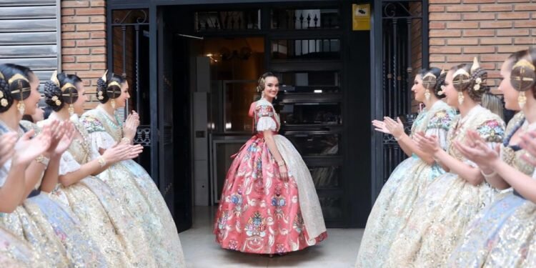 Espolín Rosa Oporto para Consuelo Llobell Fallera Mayor de Valencia