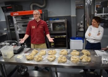 Las alumnas de Altaviana reciben una mastesclass del panadero Torsten Burkhardt