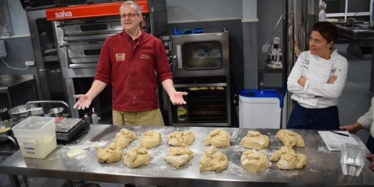 Las alumnas de Altaviana reciben una mastesclass del panadero Torsten Burkhardt