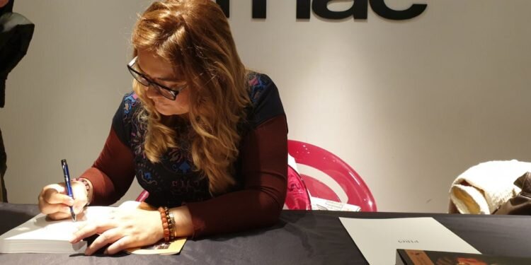 Éxito en la presentación del libro “El Santo Grial” de Ana Mafé