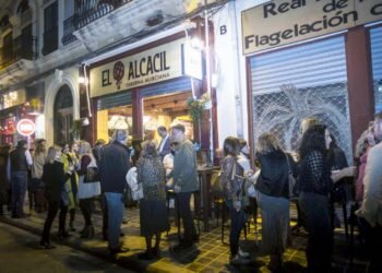 Ruben Iborra trae el tapa caña de Murcia y los guisos de su abuela al Grao junto al Cabañal