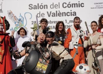 Las mejores BSO de superhéroes suenan en la Plaza de la Virgen de València en la antesala la próxima semana del Salón del Cómic en Feria Valencia