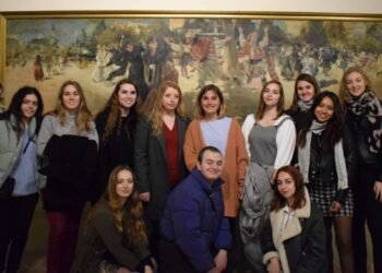 Los Alumnos de Gestión De Alojamientos de Altaviana en La Jornada «La C.V. a la Vanguardia de la Hospitalidad»