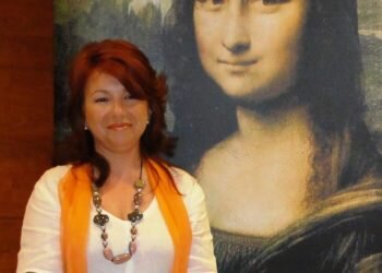 La Gioconda de Leonardo Da Vinci viste con seda valenciana