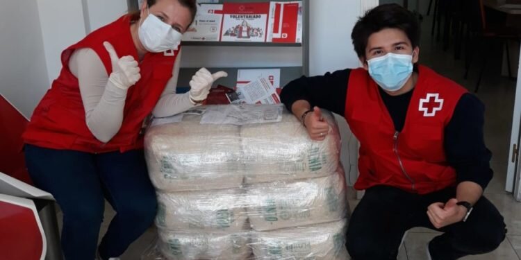 El chef Rafa Soler organiza una donación de productos de primera necesidad en la Marina Alta