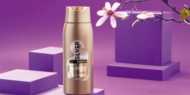 El champú violeta (y vegano) que arrasa entre las rubias