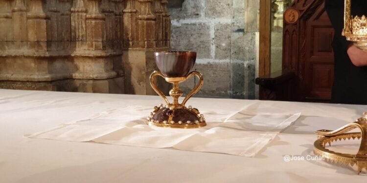 València aspira en el Año Jubilar del Santo Grial a convertirse en centro de peregrinación de «hermandad y humanidad»