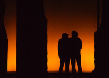 Esta semana en Sala Russafa… en la programación familiar, ELS VIATGES D’ÀLEX I ELENA, una comedia para adolescentes que conecta el teatro clásico y los smartphones