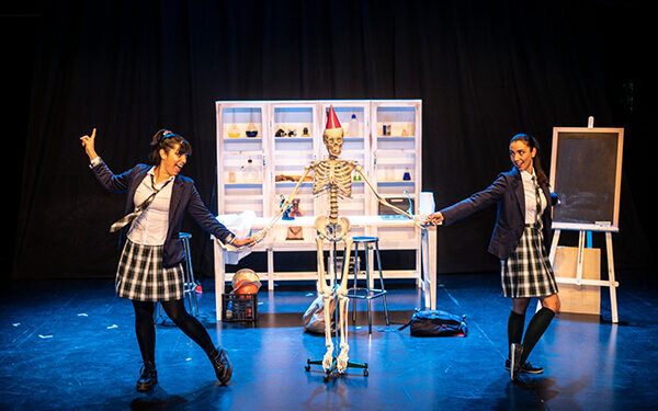 Esta semana en sala Russafa… una nueva oportunidad para disfrutar de la aventura Ciència i ficció: sublimació al laboratori en la programación familiar