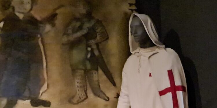 El Ayuntamiento de Valencia colabora con la Asociación Cultural El Camino del Santo Grial en la apertura de Aula Grial en Año Jubilar