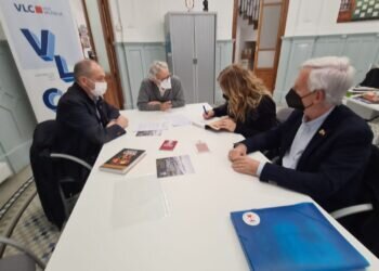 El Ayuntamiento de València y la Asociación Cultural El Camino del Santo Grial firman convenio en Año Jubilar