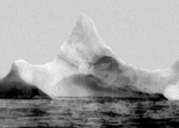 El iceberg que habría provocado el hundimiento del famoso transatlántico Titanic