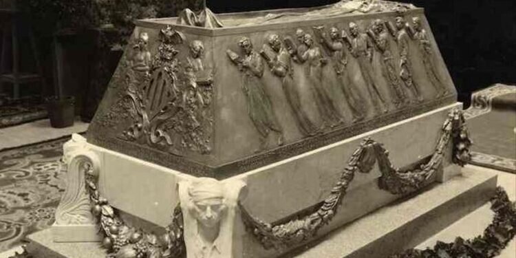 El sarcófago del escritor Blasco Ibáñez se trasladará al cementerio de Valencia