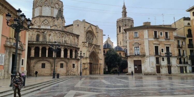 Rutas por Valencia: Las huellas del Santo Grial en València