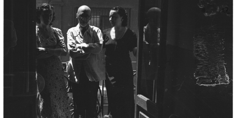 Jacinto Benavente : Premio Nobel vive en Valencia en guerra : hijo adoptivo (entre 1936 y 1939)