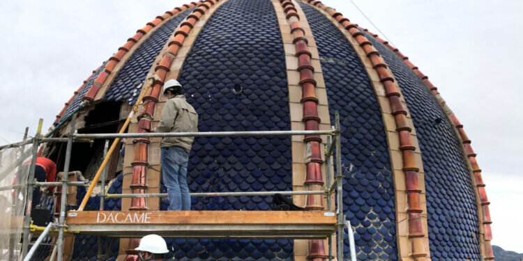 La demolición de la parte más dañada de la cúpula de Nuestra Señora de Sales de Sueca saca a la luz “deficiencias más graves”