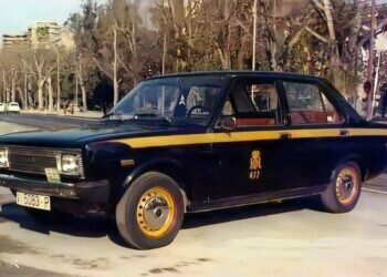 Taxis, en Valencia y su historia ¿Por qué se quitó la franja amarilla que los identificaba?