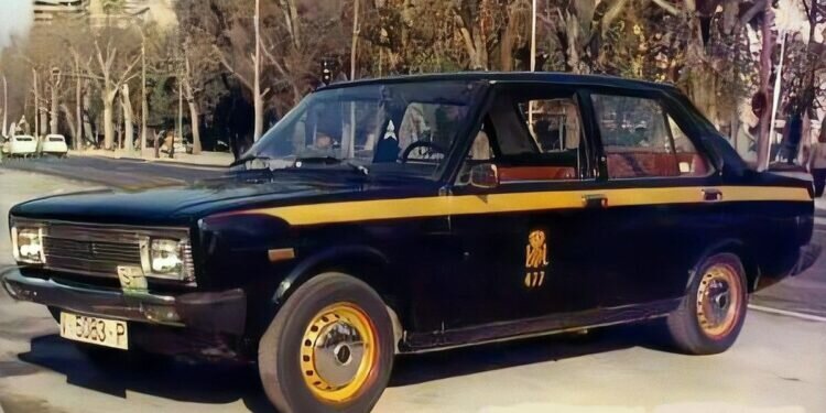 Taxis, en Valencia y su historia ¿Por qué se quitó la franja amarilla que los identificaba?