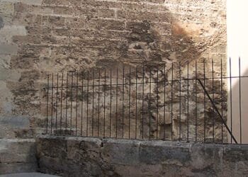 El «fosaret dels canonges» o Fossaret un cementerio de feligreses de la Parroquia de San Pedro en la Catedral de Valencia