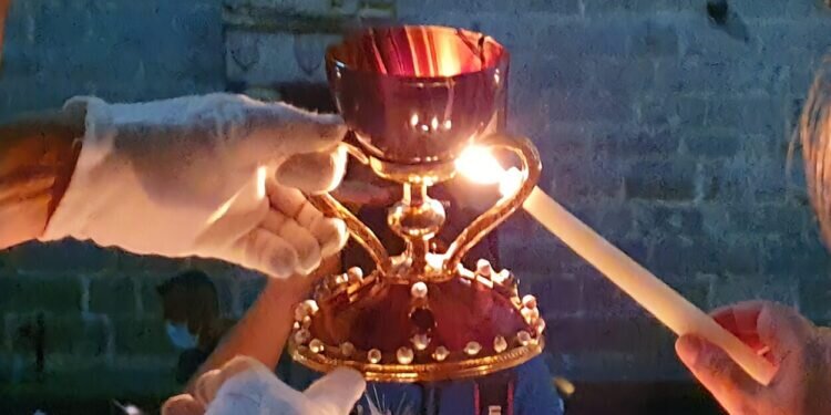 ¿Sabías porqué está roto el Santo Cáliz de la Catedral (El Grial de Valencia ) y lo que sucedió después?