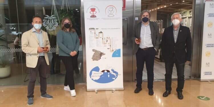 Mesa debate: periodismo, divulgación y el Camino del Santo Grial