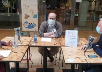 Presentación de la poesía de la historia del Santo Grial en Jotabé