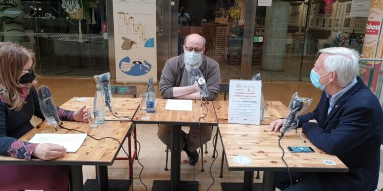 Presentación de la poesía de la historia del Santo Grial en Jotabé