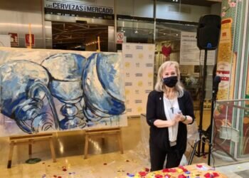 Primera performance sobre el Santo Grial en Valencia realizada por la artista multi nivel la Dra. María Gómez