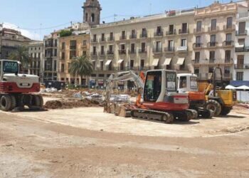 Las obras de remodelación de la plaza de la Reina, en pleno corazón de València, siguen avanzando