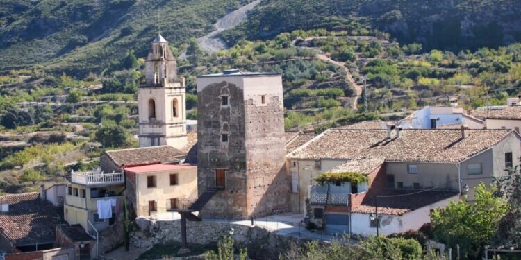 La Torre de Almudaina celebra el decimosegundo aniversario de su apertura al público con una jornada de puertas abiertas