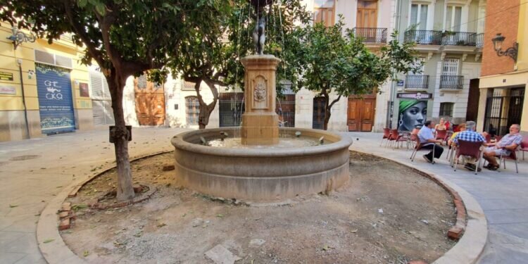 La primera fuente pública de agua potable de la ciudad de Valencia: “El Negrito»