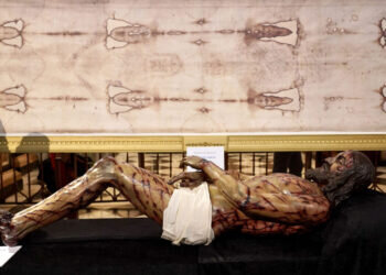 La Catedral abre al público la exposición “Cáliz de la Pasión”