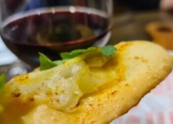 La tapa del peregrino del Camino del Santo Grial