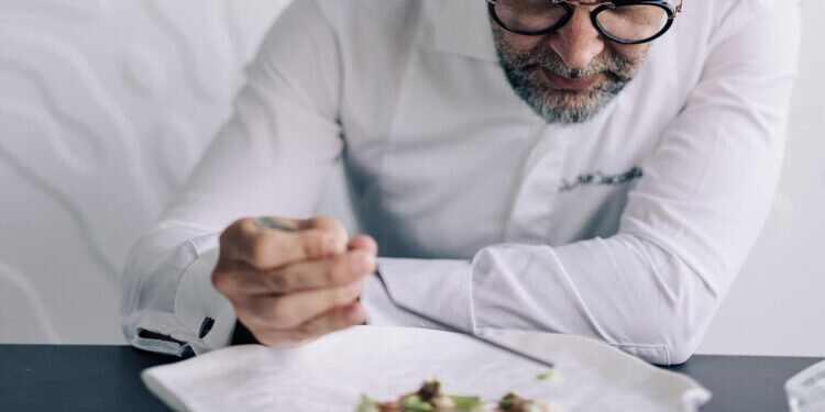 Una treintena de chefs protagonizan el programa del D*na Restaurant 2021 que comisaria Quique Dacosta en Dénia (Alicante) del 3 al 6 de diciembre