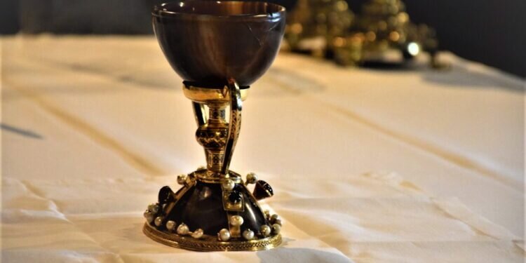 Dra. Ana Mafé: ¿Es un objeto el Santo Grial?