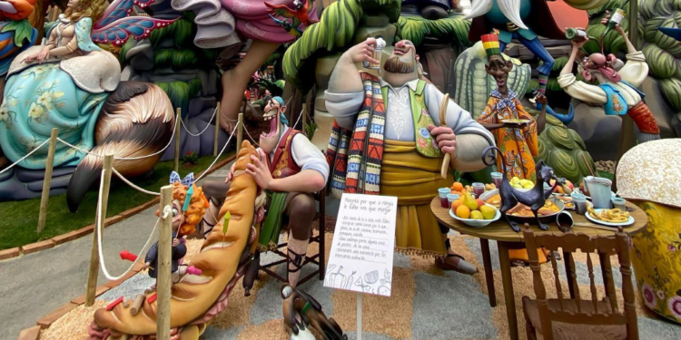 El ninot apuntes para la Historia