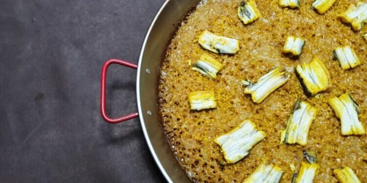 Mas de una veintena de empresas de Sueca patrocinan el primer concurs d’arròs allipebrat de anguila