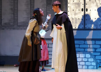 Los tradicionales altares vicentinos se levantan en la ciudad en honor al patrón de la Comunitat Valenciana