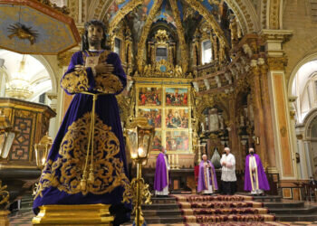 La lluvia impidió su celebración en la calle y se realizó en el interior de la Catedral, presidida por el Arzobispo 