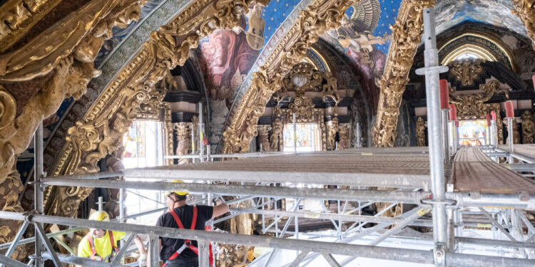 La Catedral desmonta los andamios interiores de la bóveda tras estudiar las afecciones de los ángeles músicos, a la espera de elaborar un proyecto de restauración