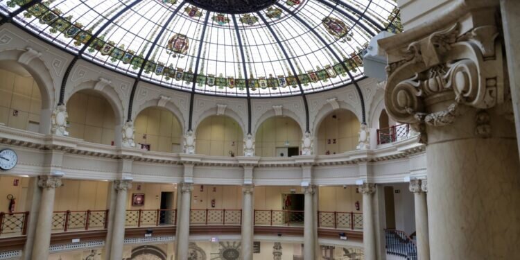 La Generalitat abre al público el Palacio de las Comunicaciones donde confluyen historia, modernidad, cultura e innovación