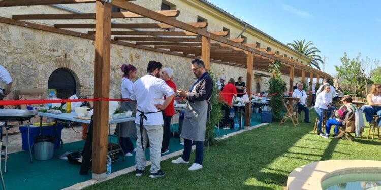 El Restaurante El Racó de Meliana se alza con el primer premio del Concurso de arroz allipebrat de Anguilas