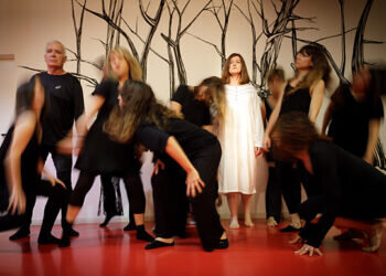 Danza y arquitectura sirven para echar el telón de la undécima temporada de Sala Russafa