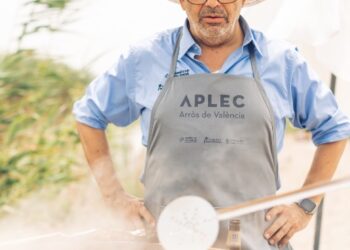 25 de los mejores chefs de españa se reunieron para plantar arroz en la albufera